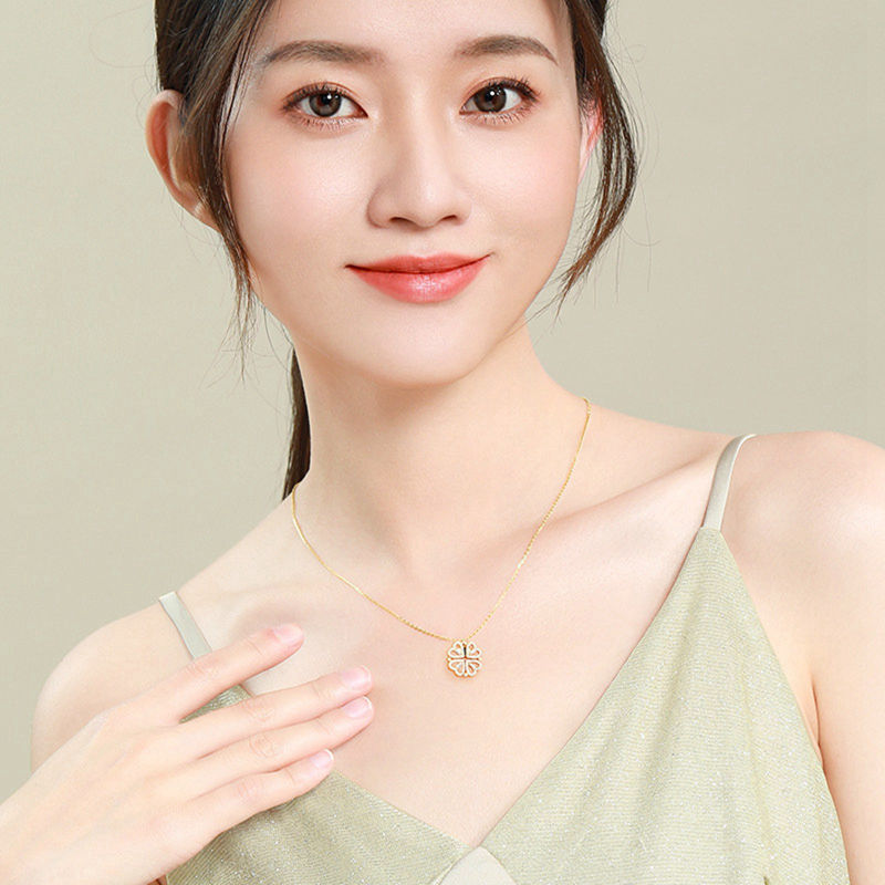 NEW Retro Magnetic Folding Heart Shaped Four Leaf Clover Pendant Necklace Women Love Clavicle Chain Gifts Openable Choker Jewelry