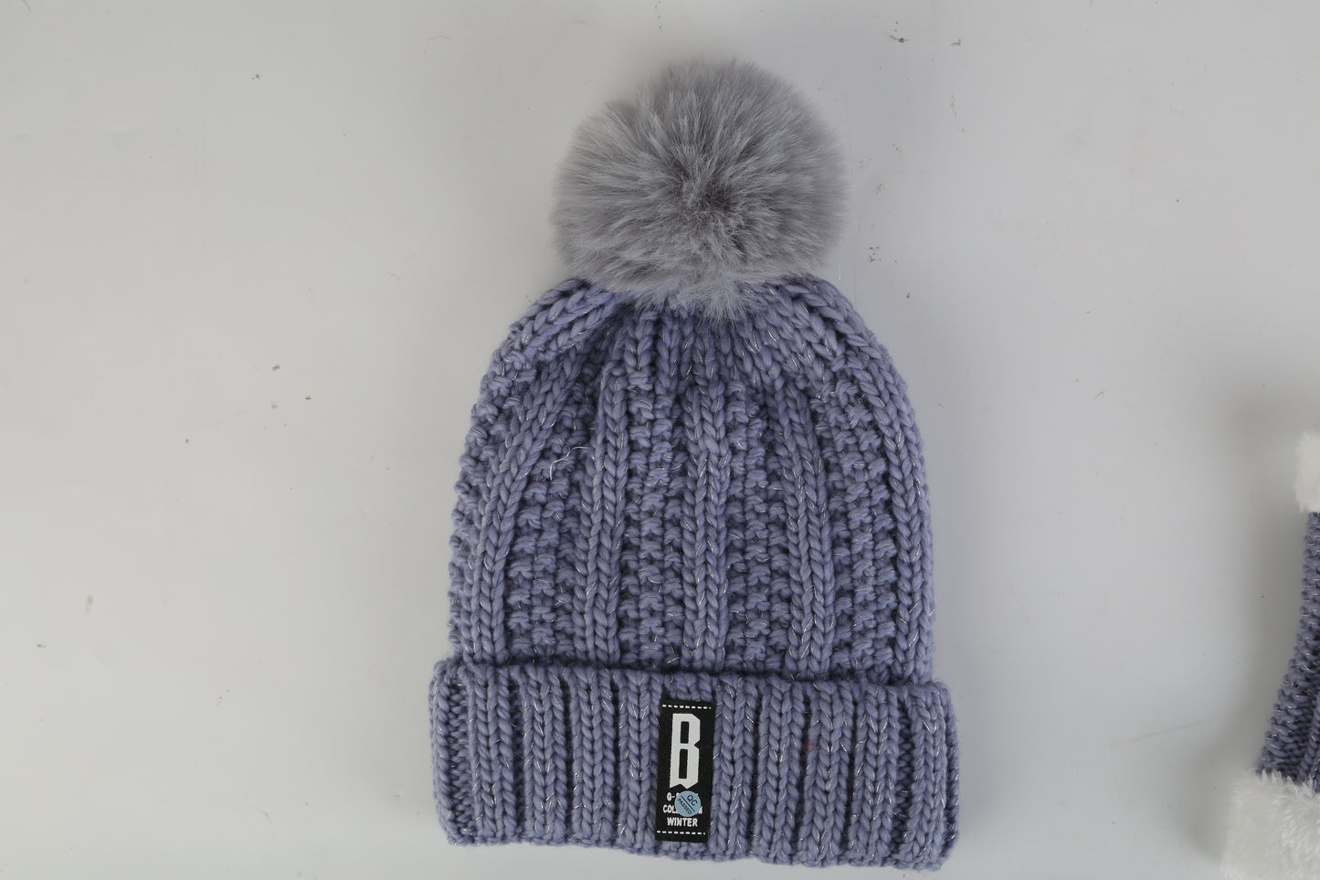 2-Piece Winter Knit Set – Warm Beanie Hat & Fleece-Lined Neck Scarf