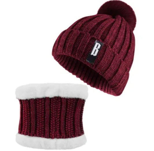 2-Piece Winter Knit Set – Warm Beanie Hat & Fleece-Lined Neck Scarf